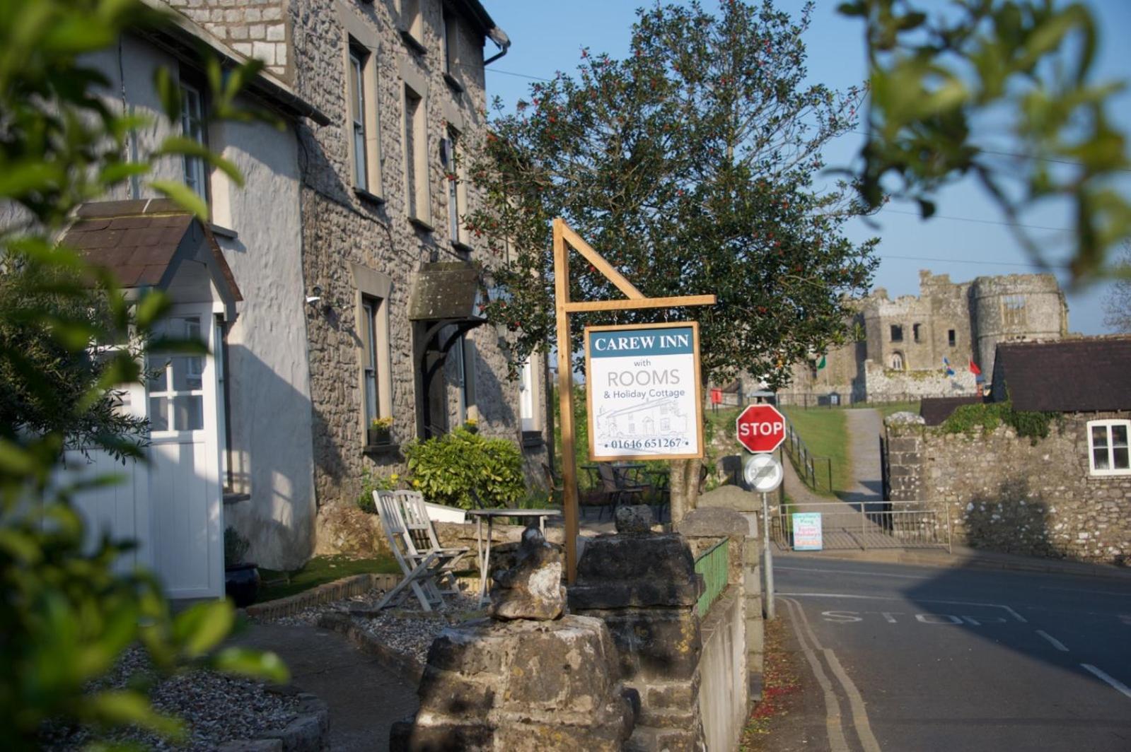 Carew Inn Dış mekan fotoğraf