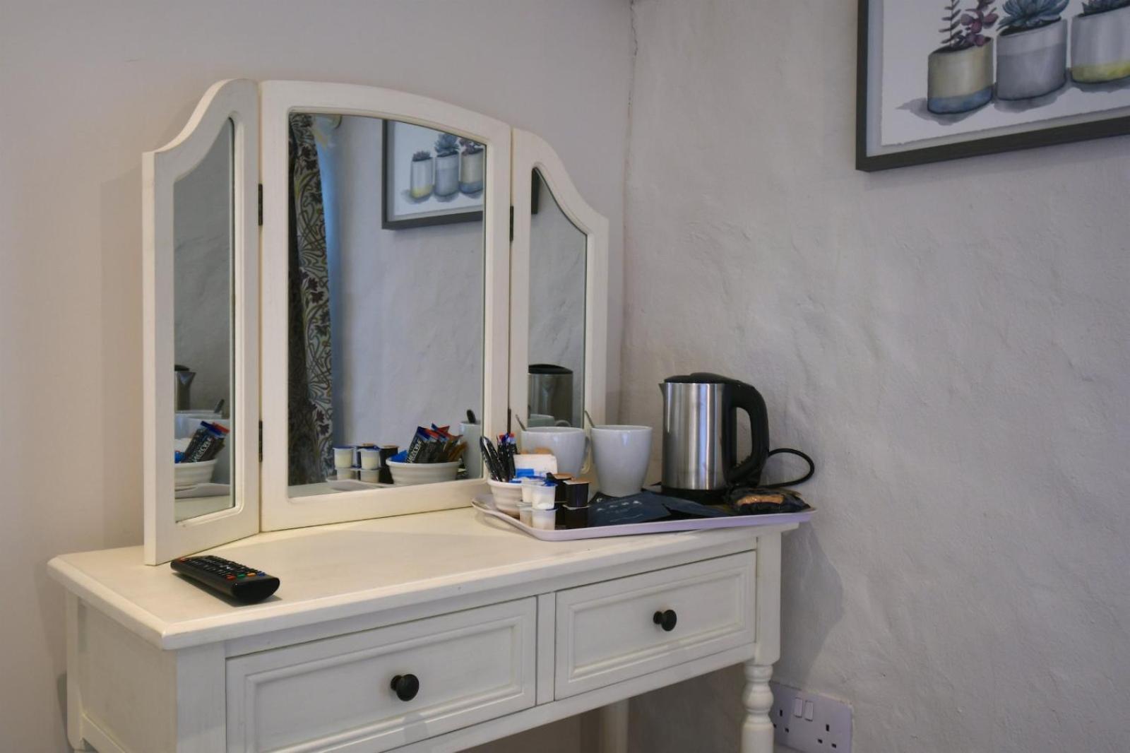 Carew Inn Dış mekan fotoğraf