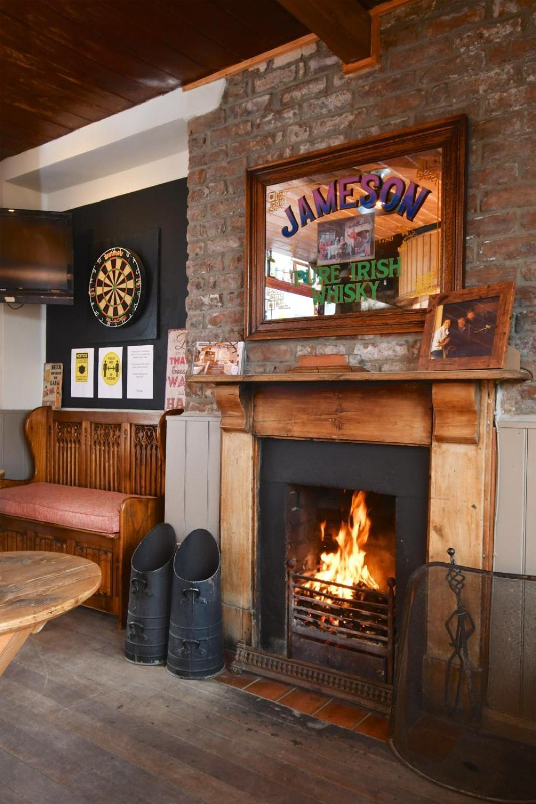 Carew Inn Dış mekan fotoğraf