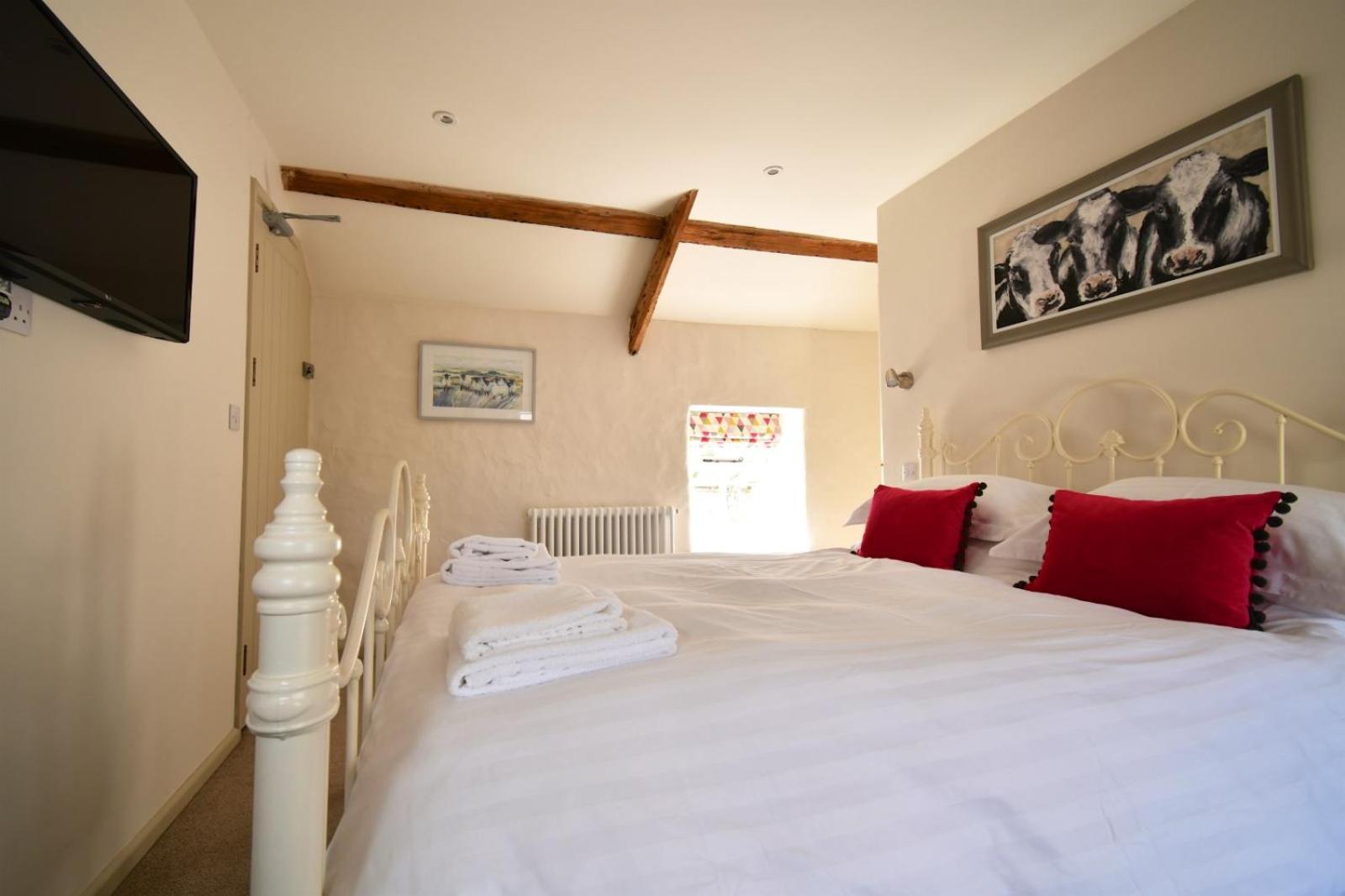 Carew Inn Dış mekan fotoğraf