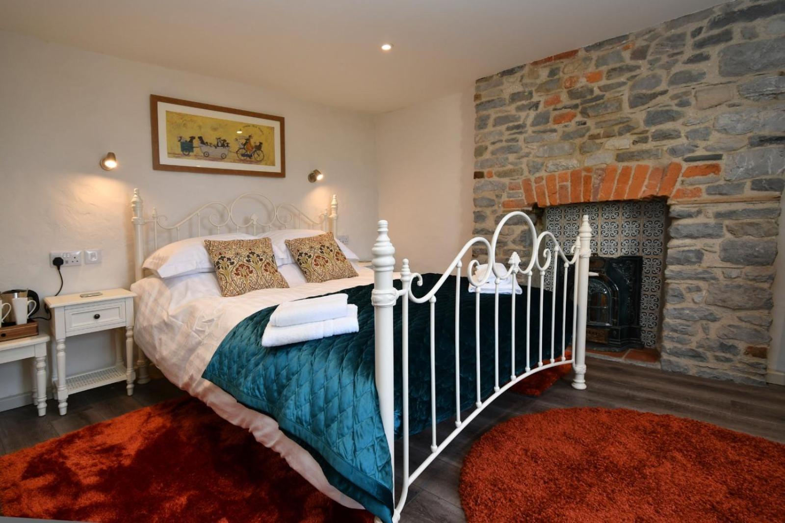 Carew Inn Dış mekan fotoğraf