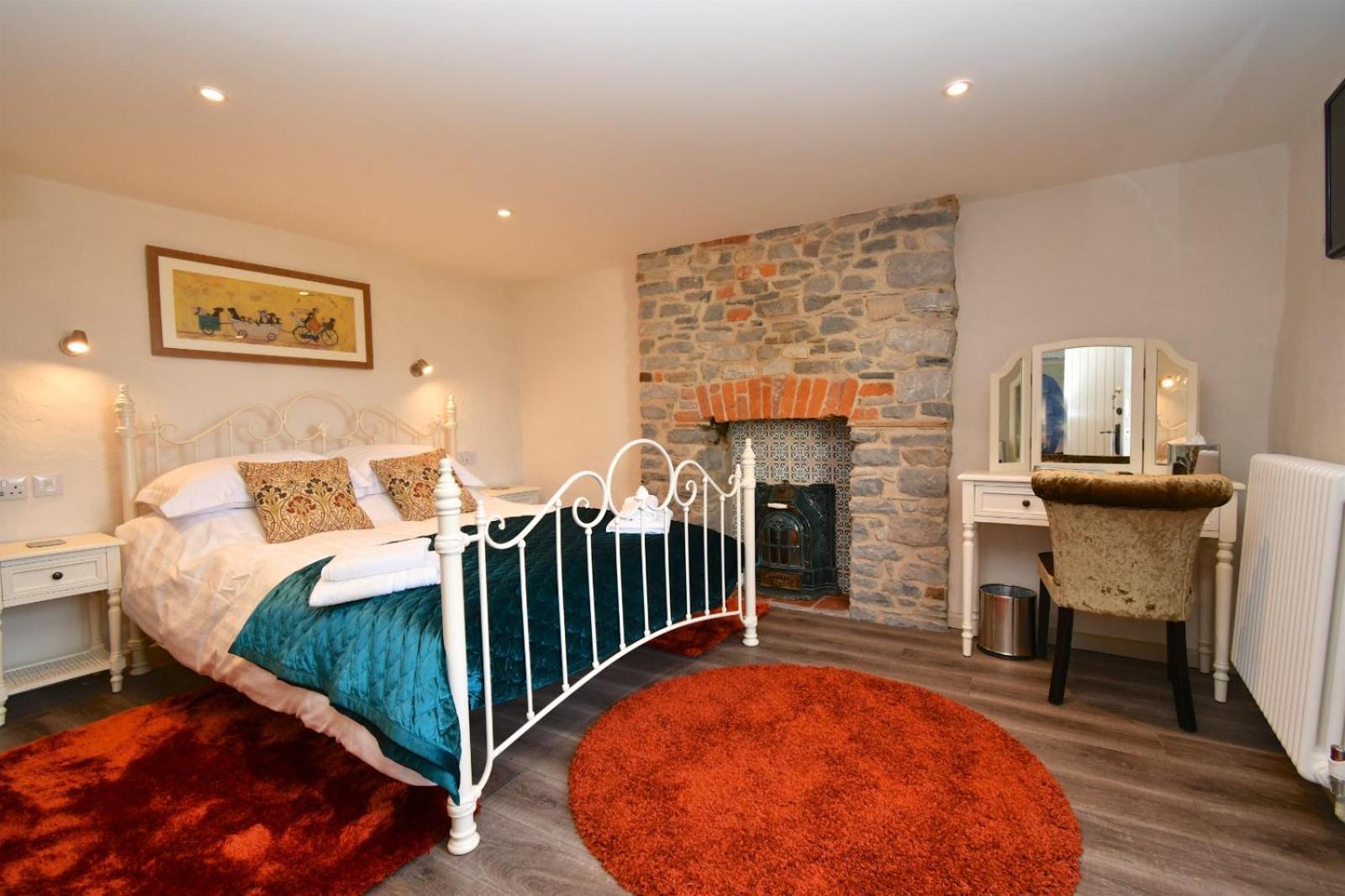 Carew Inn Dış mekan fotoğraf